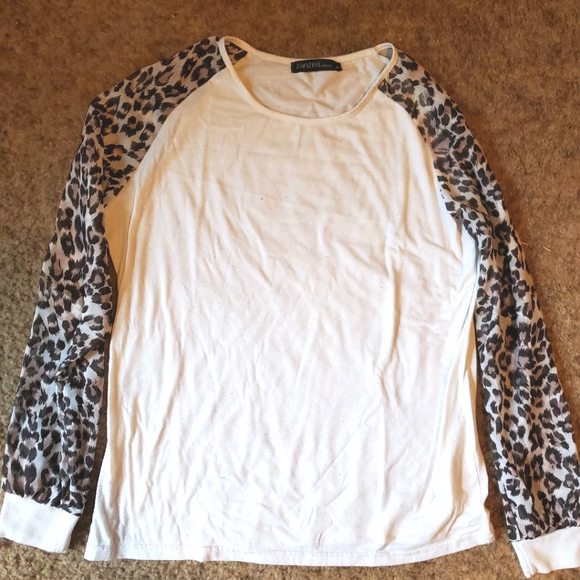 Long sleeve leopard/cheetah + white - Picture 1 of 1